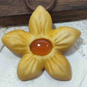 گردنبند چوبی زنانه با سنگ یمنی