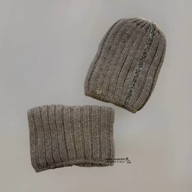 ست کلاه نگین‌دار و شال رینگی بافت ENDLESS