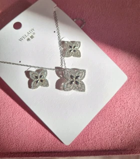 نیمست جواهری روبرتو سفید