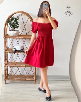 پیراهن یقه‌قایقی