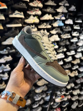 کتانی زنانه ترویس اسکات