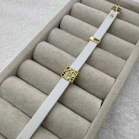 دستبند چرمی لوکس طرح لووه (Loewe) (سفید)