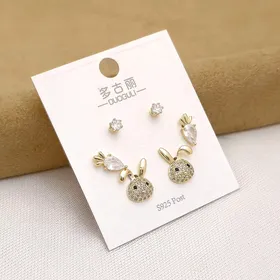 گوشواره خرگوش و هویج کریستالی با آبکاری نقره925 رنگ گلد پک6عددی