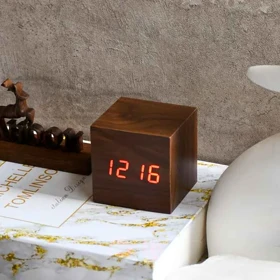 ساعت رومیزی دیجیتال وودن کلاک Wooden Clock مکعبی