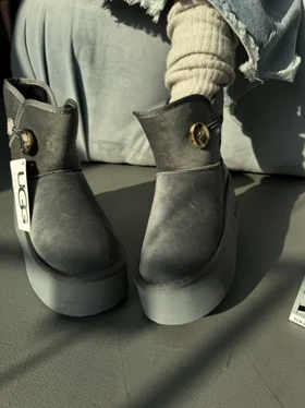 بوت UGG بغل دکمه