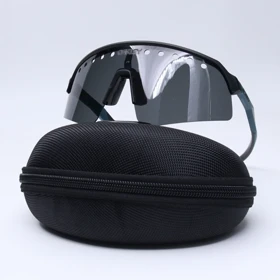 عینک کاور دار برند OAKLEY کد 181344