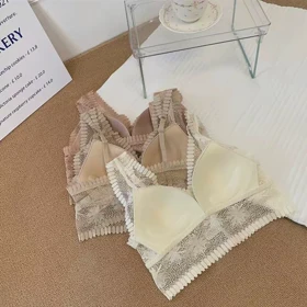 نیم‌تنه گیپوری طرح پریناز (محصول کمی لک دارد)