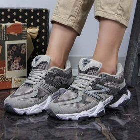 کتانی زنانه اسپرت مدل نیوبالانس 9060 new balance رنگ طوسی سفید