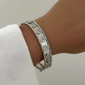 نیم ست دستبند انگشتر ون کلیف نقره‌ای کد 806