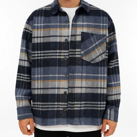 پیراهن پشمی مردانه قواره باکسی و لطیف بسیار گرم و شیک مناسب زمستان 1404