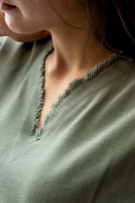 تیشرت یقه هفت آستین سرخود زنانه