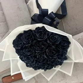 گل رز جاودان رنگ مشکی 12 شاخه