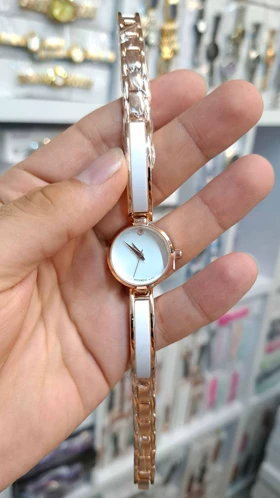 ساعت مچی زنانه موادو Movado موتور کوارتز باکیفیت و طراحی زیبا