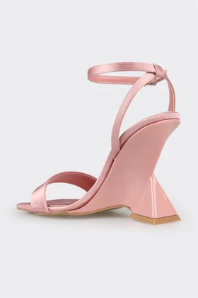 صندل زنانه اله elle