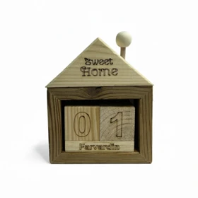 تقویم چوبی رومیزی طرح خانه
