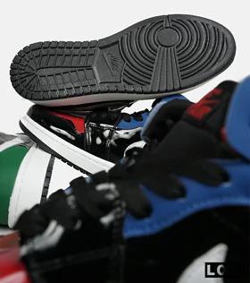 کتانی ساق‌دار زنانه و مردانه مشکی آبی قرمز ورنی Nike air jordan 1
