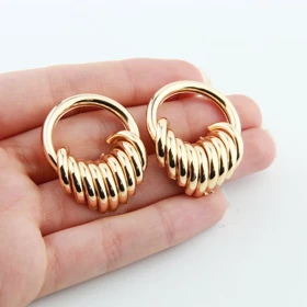 گوشواره زنانه میخی مدل حلقه پیچی (طلایی)