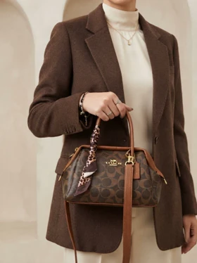 کیف صندوقی COACH قهوه ای کووچ  ترند مد