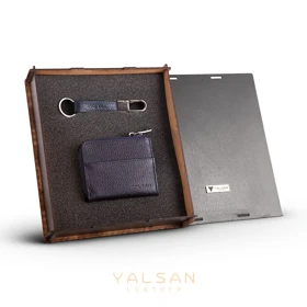 ست هدیه مردانه چرم یلسان رادین کد KIA-BF-086 (سرمه ای)