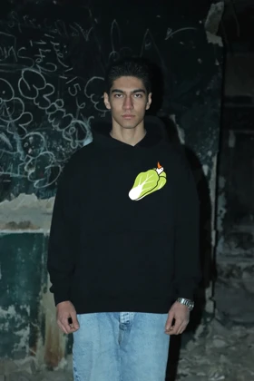 هودی مشکی اسپرت مینیمال طرح جوجه و کاهو - فواصل