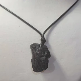 گردنبند راف طبیعی تورمالین سیاه-2.5سانتی ( کد2)