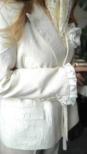 کت عروسکی