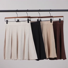 دامن کوتاه رها