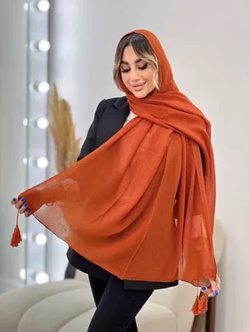 شال پلیسه منگوله‌دار
