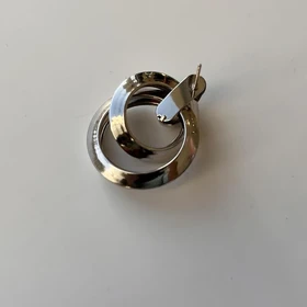 گوشواره میخی مینیمال زارا رنگ نقره ای