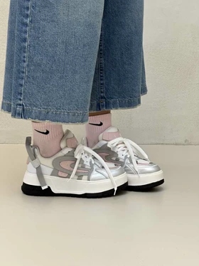 کتانی لژ پهن طرح NIKE