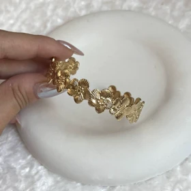 بنگل گل‌دار طلایی