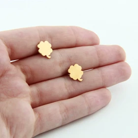 گوشواره دخترانه مدل گل 4 برگ