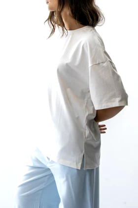 تیشرت ریلکس فیت چاک‌دار زنانه