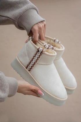 بوت و نیم بوت زنانه استراسونس straswans