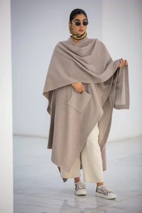 پانچ بلند آدریانا (کرم)