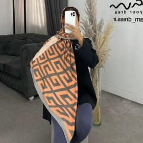 روسری حاشیه‌دار