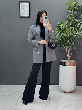 مانتو مازراتی دکمه طلایی