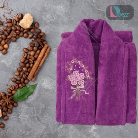 حوله تن پوش طرح گلدوزی یاس رنگ ارغوانی