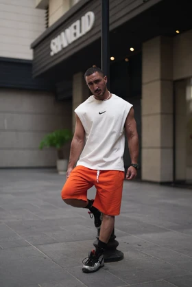 رکابی حلقه‌ای وست نایک سفید Pedro Pascal