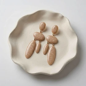 گوشواره آویز طرح انتزاعی رنگ نود کد 3777