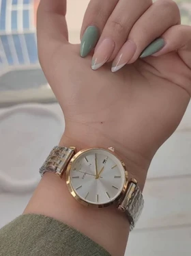 ساعت مچی زنانه کلاسیک با طراحی دورنگ
