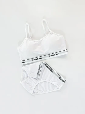 ست نیم‌تنه کاپ‌دار بندی و شورت اسلیپ نخ پنبه کلوین کلاین Calvin Klein