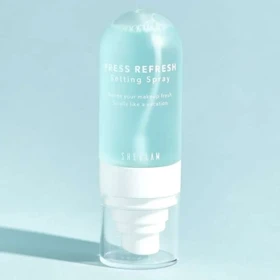 اسپری فیکساتور آرایش آبرسان شیگلم مدل Press Refresh حجم 55 میلی‌لیتر