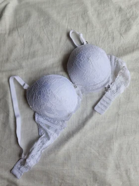 سوتین تک تمام دانتل اسفنجی وارداتی RUMU کد: 3216