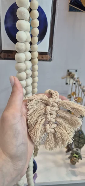 آویز مهره چوبی منگوله‌دار رنگی مکرومه (کرم)