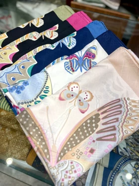 روسری ابریشم پروانه ای