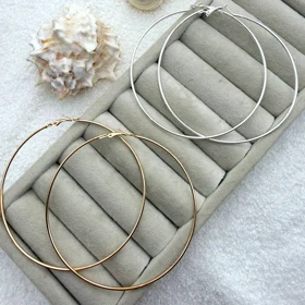 گوشواره حلقه‌ای نازک مدل بزرگتر