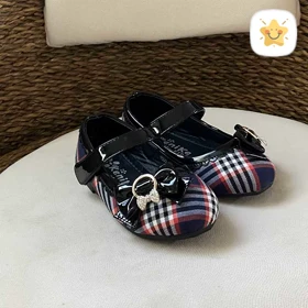 کفش دخترانه تخت وارداتی برند kenike سایز 25 تا 30 ورنی مشکی