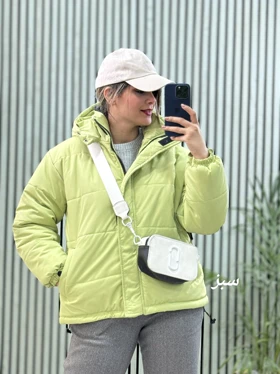 کاپشن کلاهدار آواز