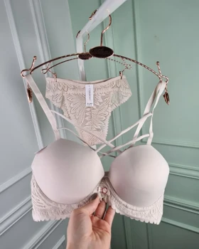 ست شورت و سوتین گیپور هارنس دار leen